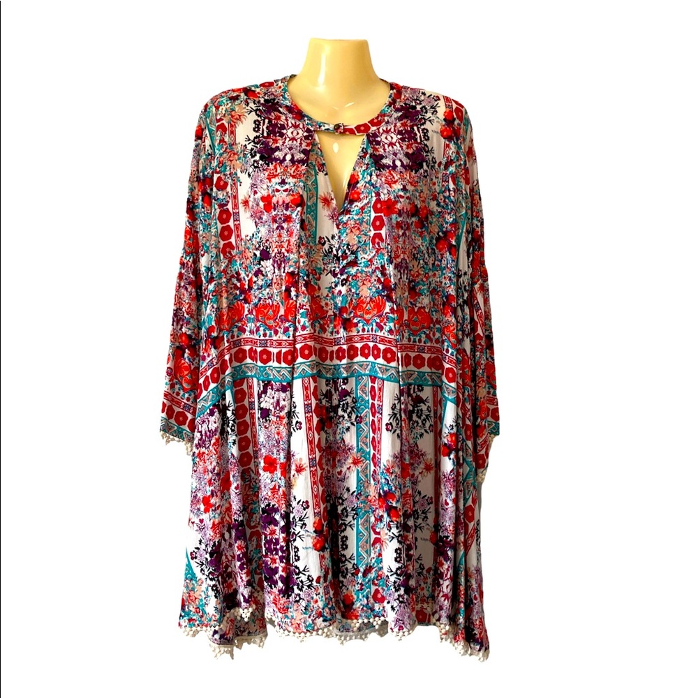 Umgee Tunic Top V Neck Button Pullover Bohemian Cottagecore Red Floral Medium
